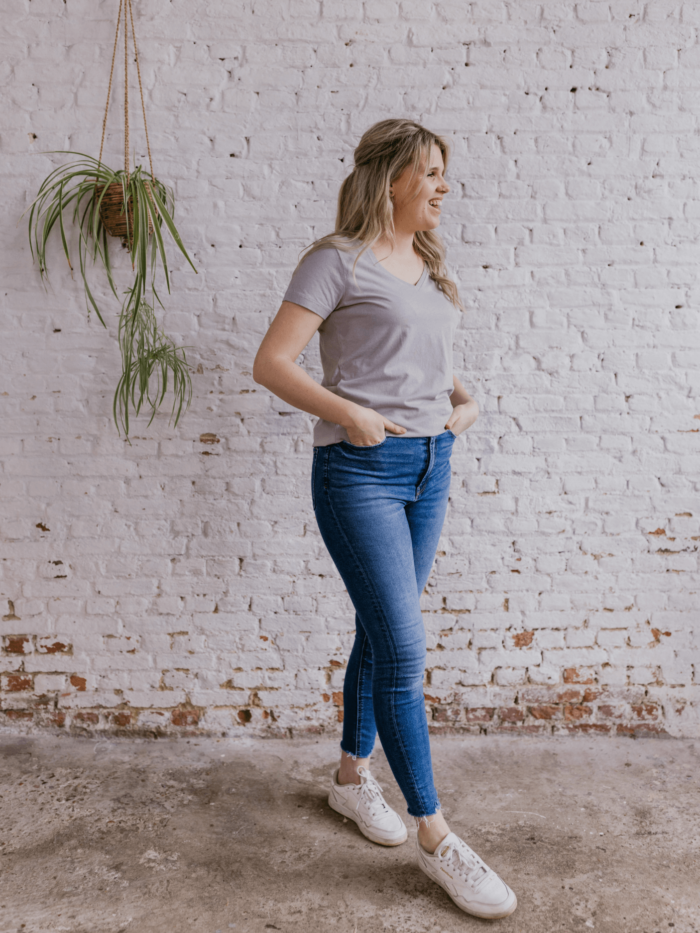 Untitled (450 × 600 px) (39) T-shirt dames V-hals