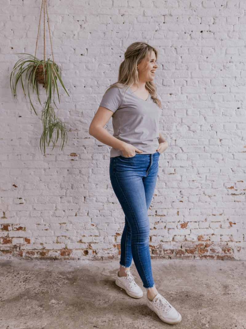 Untitled (450 × 600 px) (39) T-shirt dames V-hals