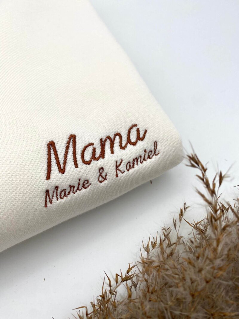 972c6c8f-d2f5-4e7c-bc78-0ae04f13aebf Oversized mama sweater