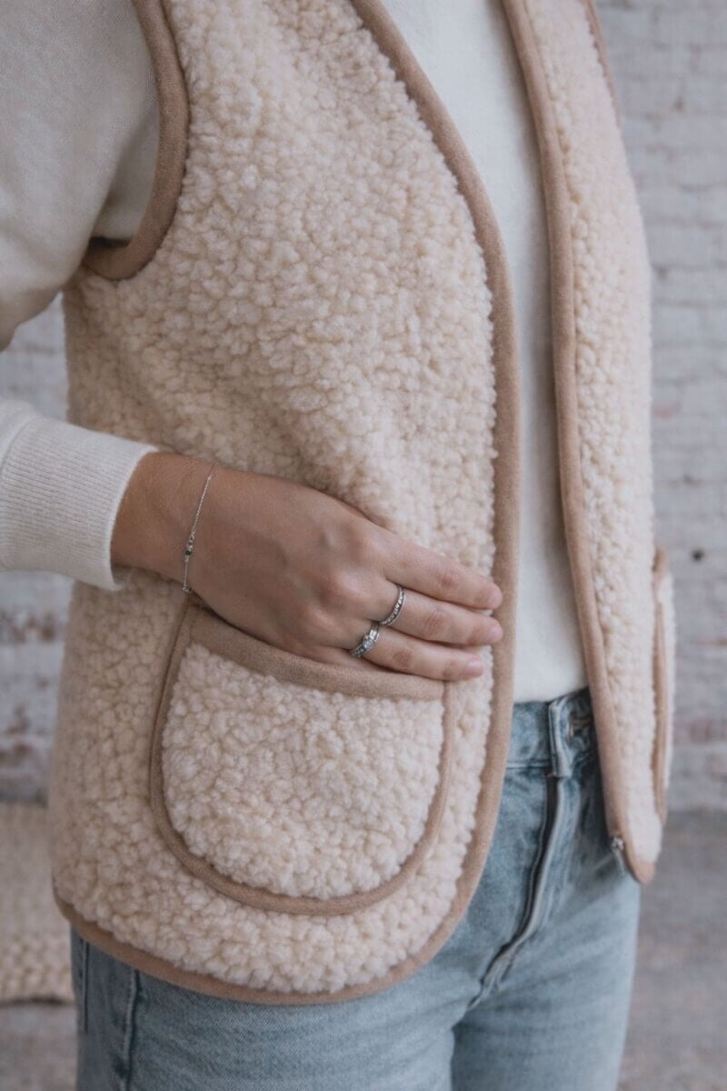 Maxi wollen vest met eigen design